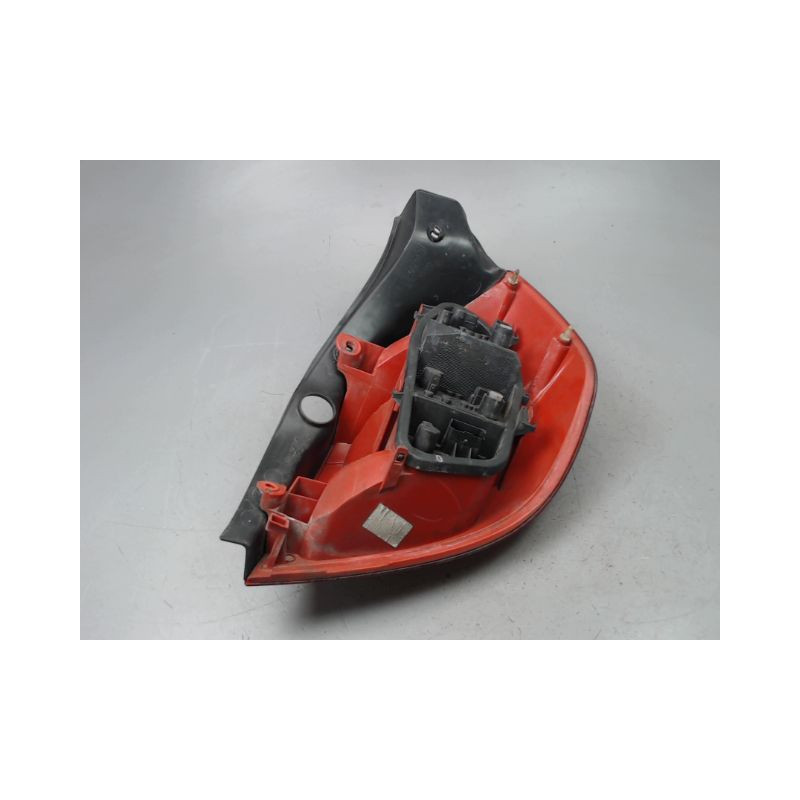FEU ARRIERE GAUCHE  RENAULT CLIO III Phase 1 2005-2009