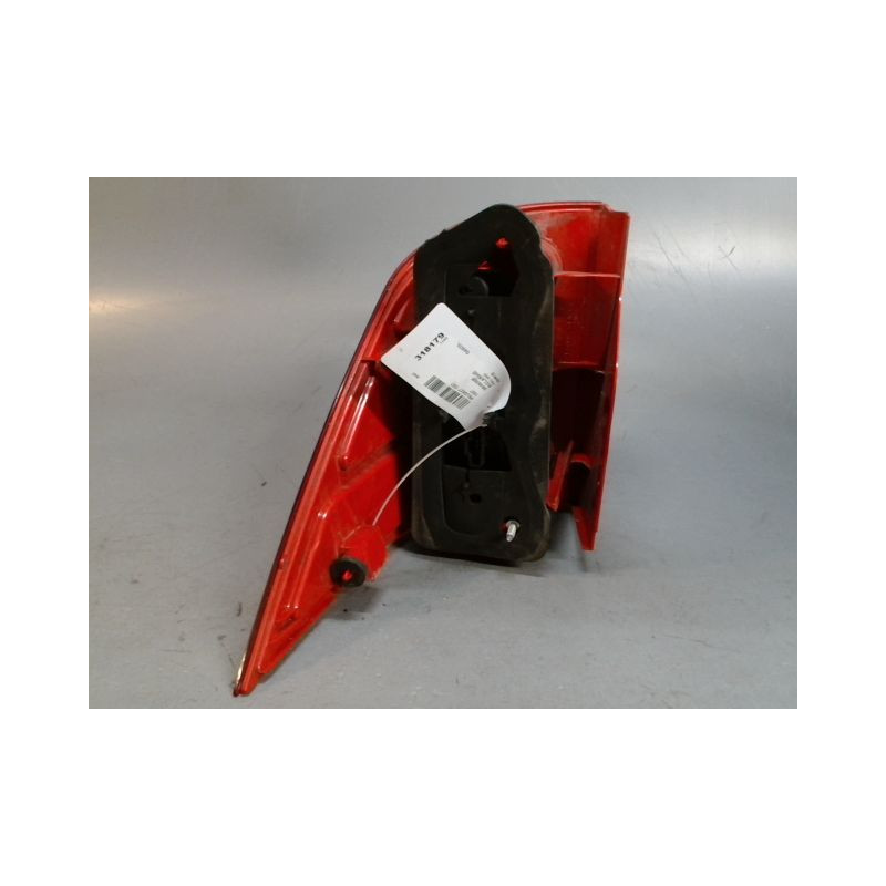 FEU ARRIERE GAUCHE  PEUGEOT 1007