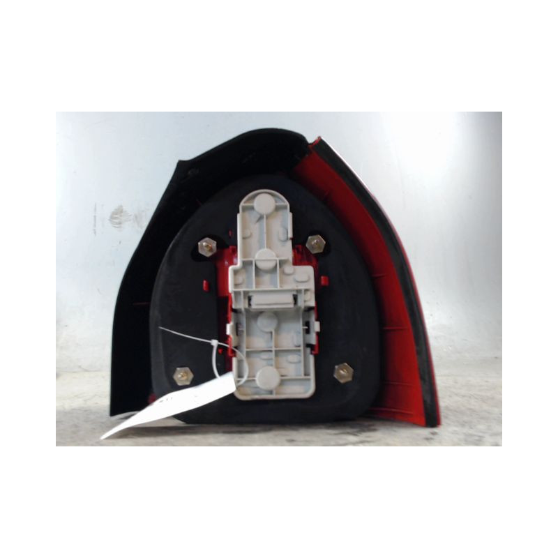 FEU ARRIERE GAUCHE  AUDI A3 2000-2003