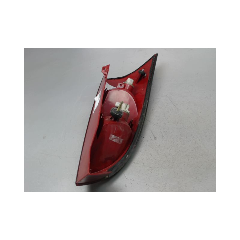 FEU ARRIERE GAUCHE  FORD FOCUS I 1998-2004