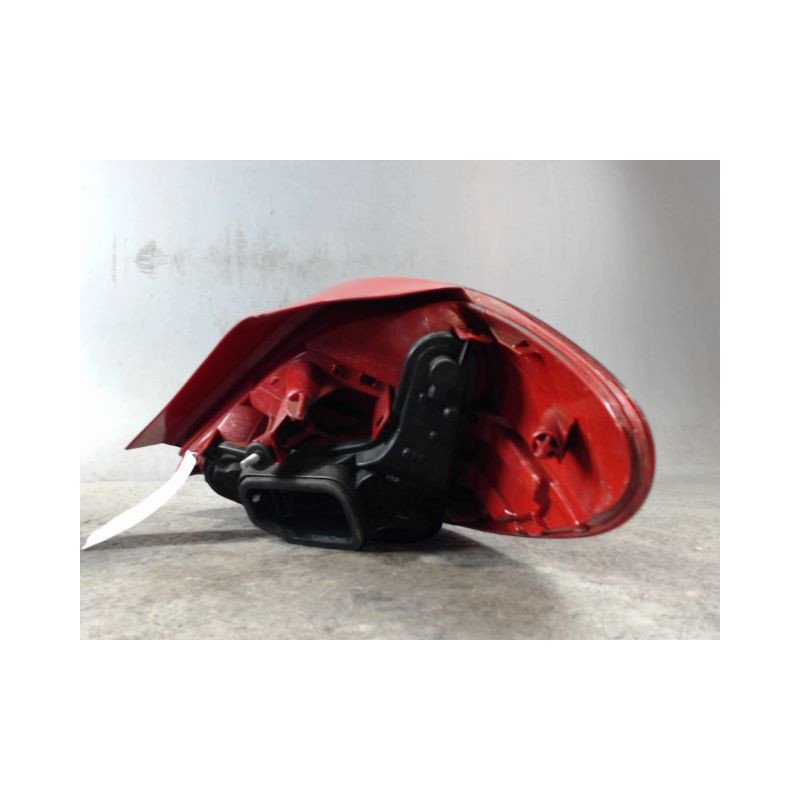 FEU ARRIERE GAUCHE  PEUGEOT 207 2009-