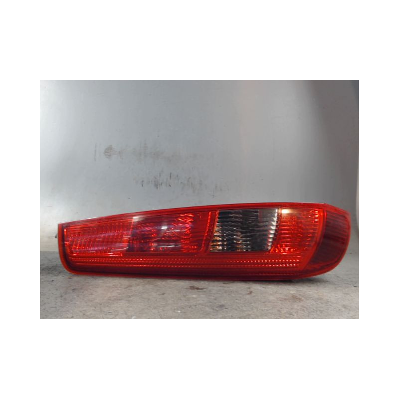 FEU ARRIERE GAUCHE  FORD FIESTA 02 -05