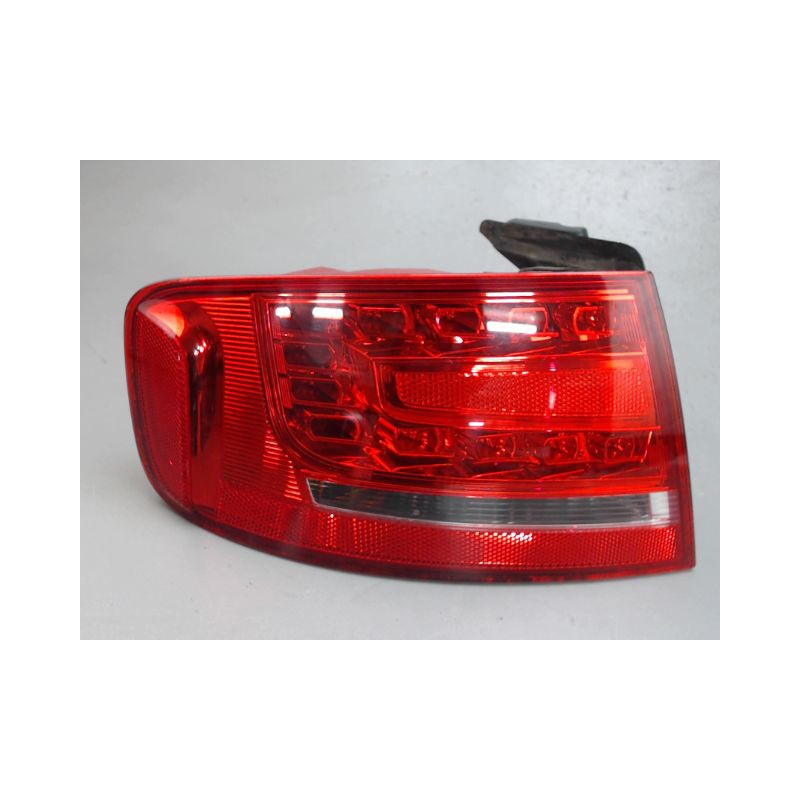 FEU ARRIERE GAUCHE  AUDI A4
