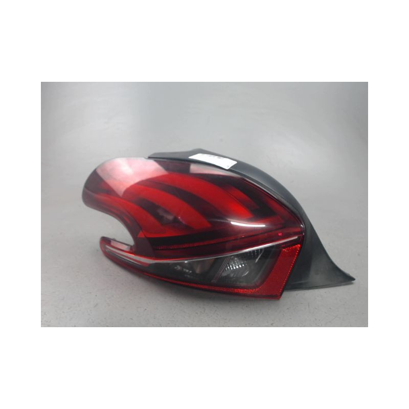 FEU ARRIERE GAUCHE  PEUGEOT 208