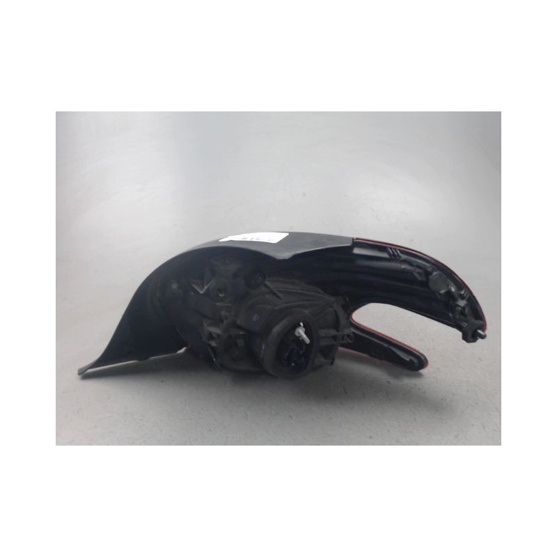 FEU ARRIERE GAUCHE  PEUGEOT 208