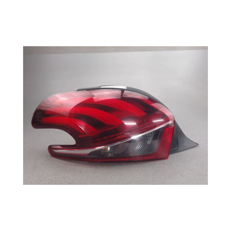 FEU ARRIERE GAUCHE  PEUGEOT 208