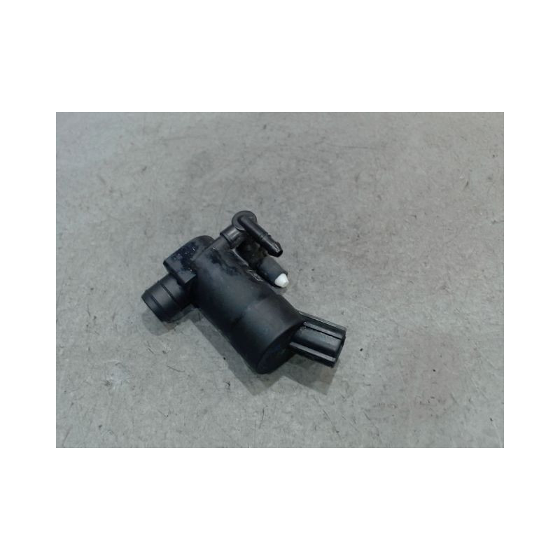 POMPE LAVE-GLACE AVANT FORD KUGA