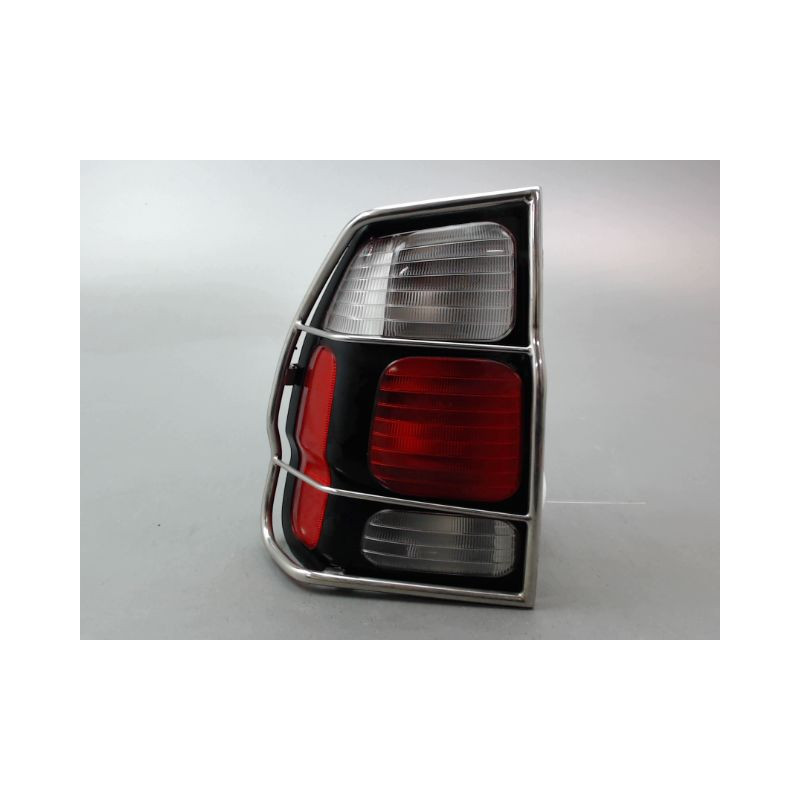 FEU ARRIERE GAUCHE  MITSUBISHI PAJERO PININ 5P
