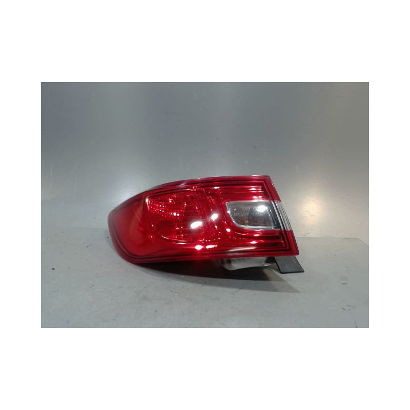 FEU ARRIERE GAUCHE  RENAULT CLIO