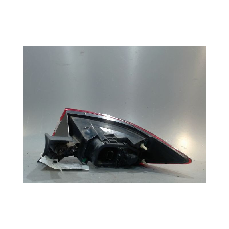 FEU ARRIERE GAUCHE  RENAULT CLIO