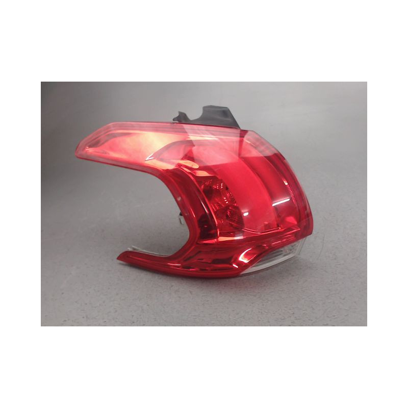 FEU ARRIERE GAUCHE  PEUGEOT 2008