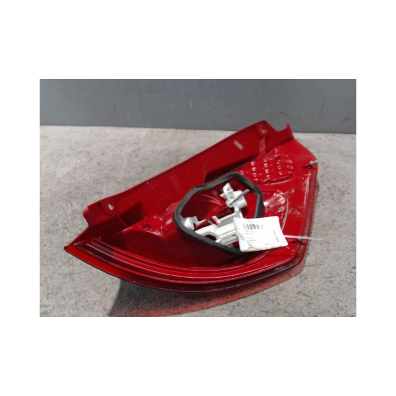 FEU ARRIERE GAUCHE  FORD FIESTA 2010-