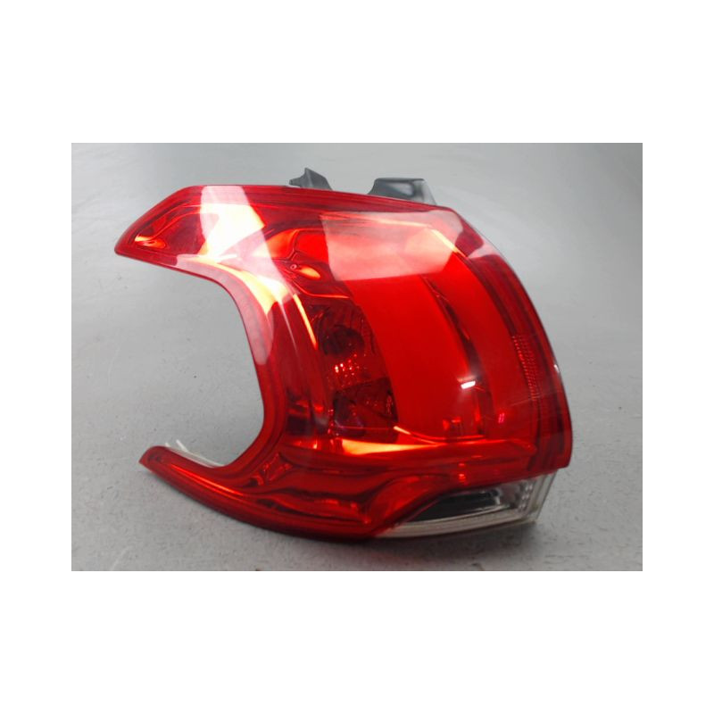FEU ARRIERE GAUCHE  PEUGEOT 2008