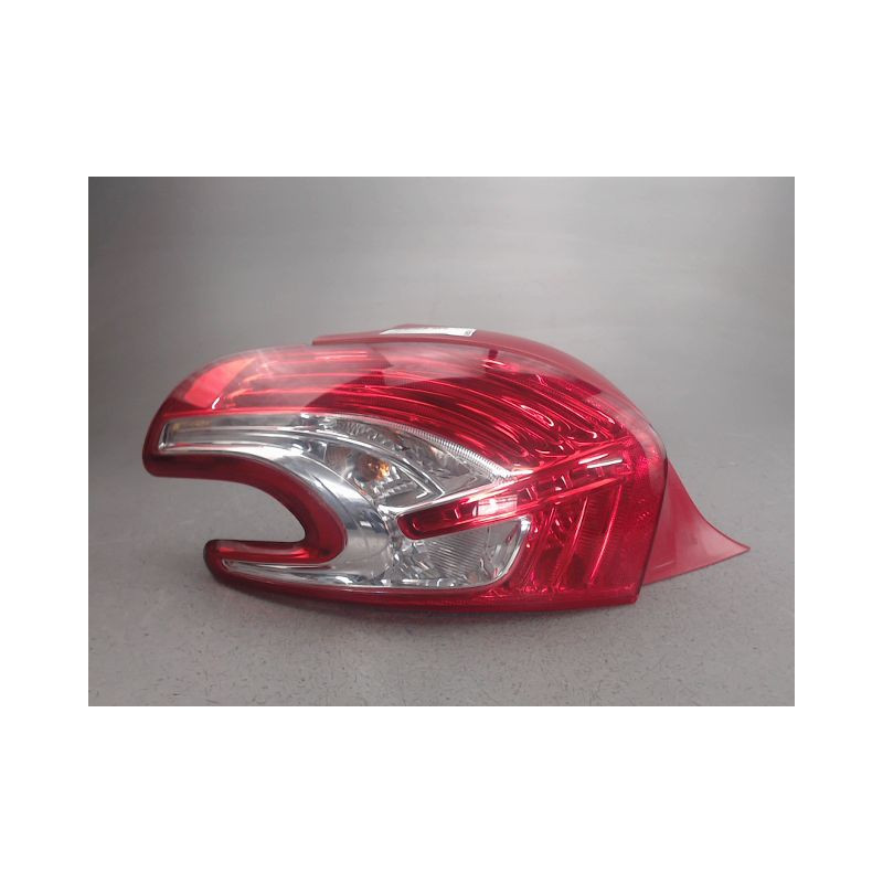 FEU ARRIERE GAUCHE  PEUGEOT 208