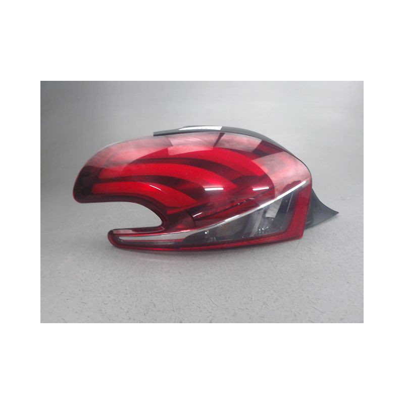 FEU ARRIERE GAUCHE  PEUGEOT 208