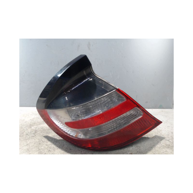 FEU ARRIERE GAUCHE  MERCEDES CLASSE C 2004-