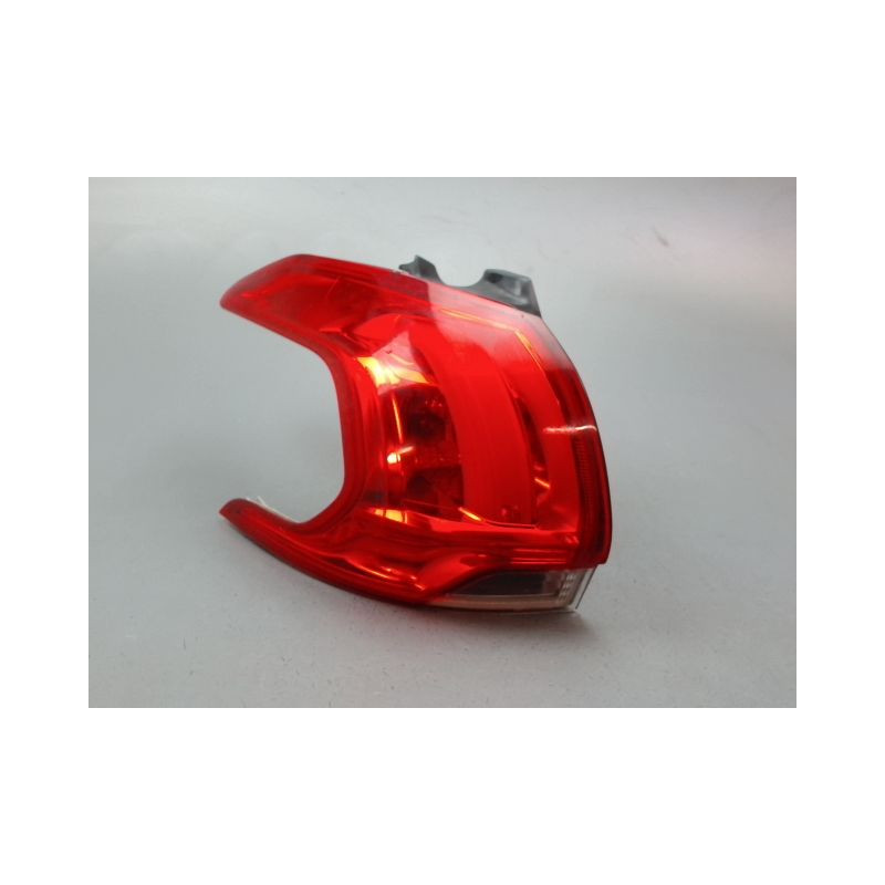 FEU ARRIERE GAUCHE  PEUGEOT 2008 Phase 1 2013-...
