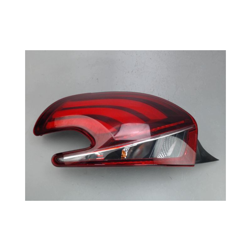 FEU ARRIERE GAUCHE  PEUGEOT 208