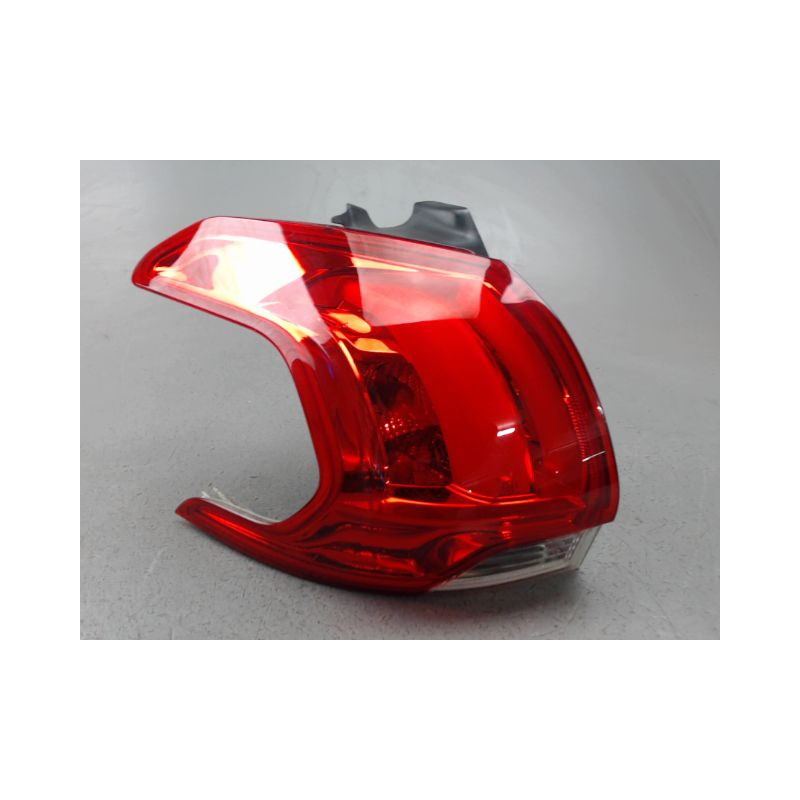 FEU ARRIERE GAUCHE  PEUGEOT 2008