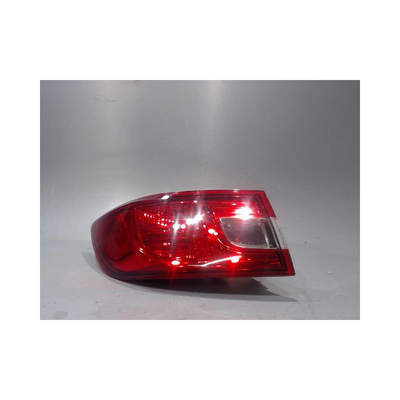 FEU ARRIERE GAUCHE  RENAULT CLIO