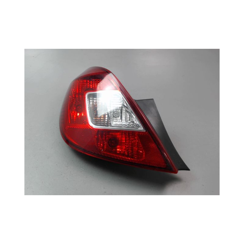 FEU ARRIERE GAUCHE  OPEL CORSA IV Phase 2 (D) 2011-2015