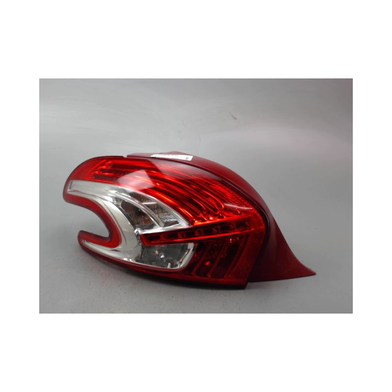 FEU ARRIERE GAUCHE  PEUGEOT 208 Phase 1 2012-...