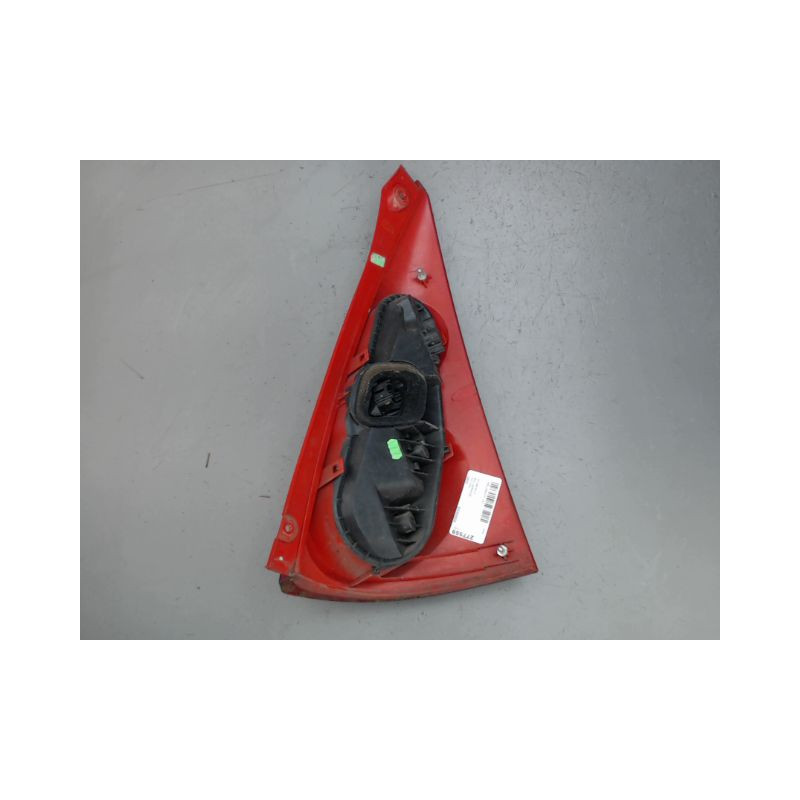 FEU ARRIERE GAUCHE  PEUGEOT 107