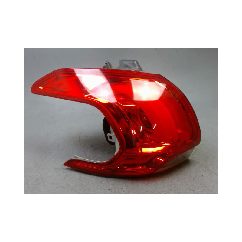 FEU ARRIERE GAUCHE  PEUGEOT 2008