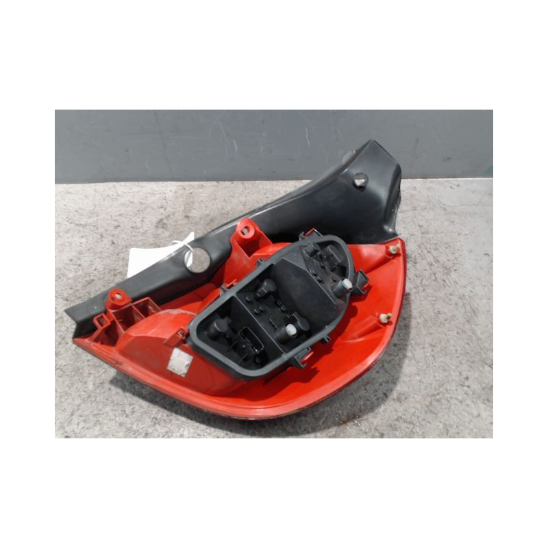 FEU ARRIERE GAUCHE  RENAULT CLIO III 2005-
