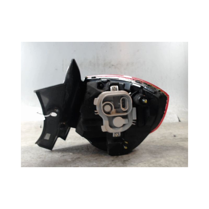 FEU ARRIERE GAUCHE  ALFA ROMEO GUILIETTA 2010-