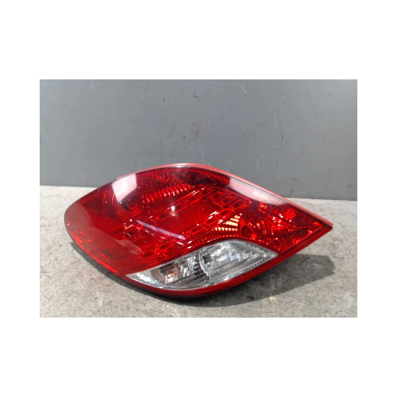 FEU ARRIERE GAUCHE  PEUGEOT 207 2011-