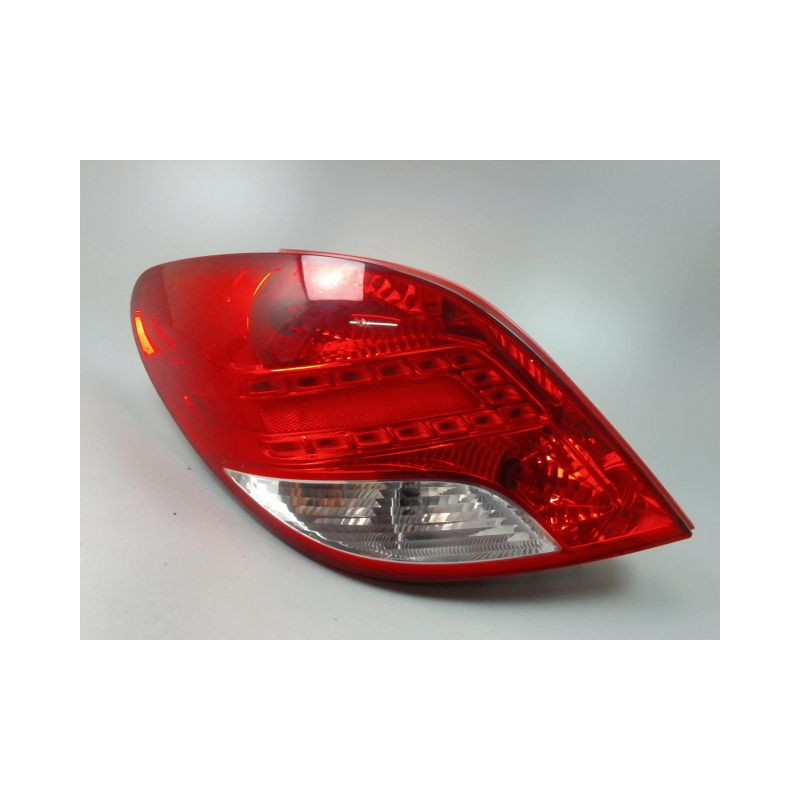 FEU ARRIERE GAUCHE  PEUGEOT 207