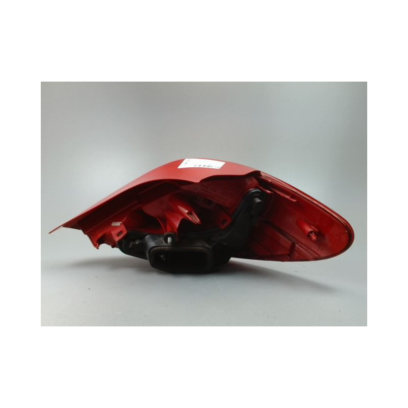 FEU ARRIERE GAUCHE  PEUGEOT 207