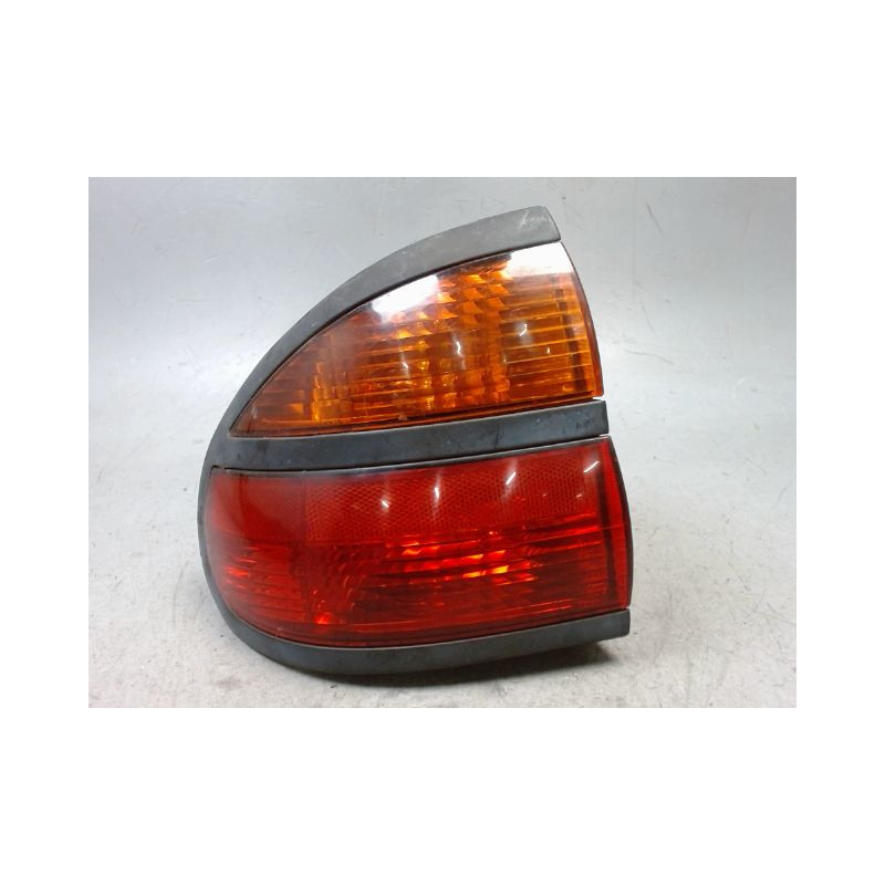 FEU ARRIERE GAUCHE  RENAULT LAGUNA 98-2000
