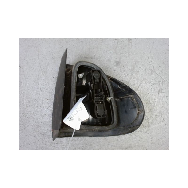 FEU ARRIERE GAUCHE  RENAULT LAGUNA 98-2000