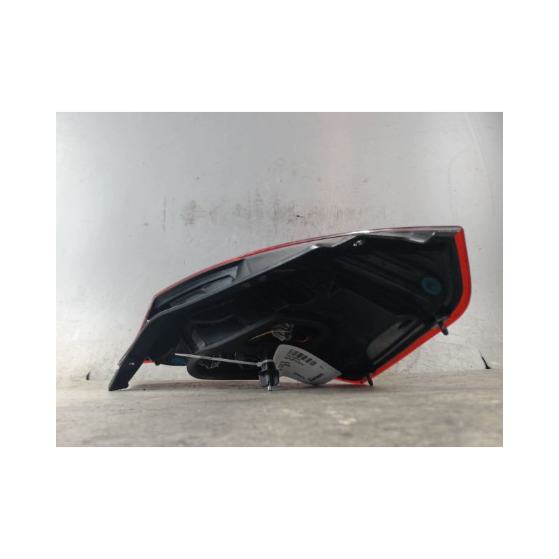 FEU ARRIERE GAUCHE  FORD FIESTA 2010-