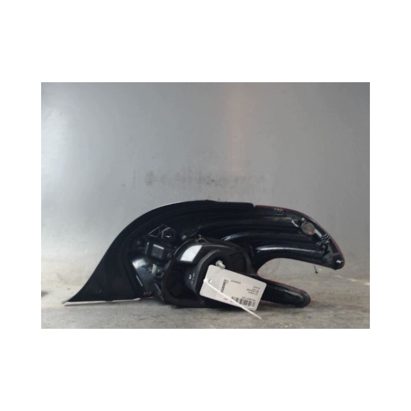 FEU ARRIERE GAUCHE  PEUGEOT 208