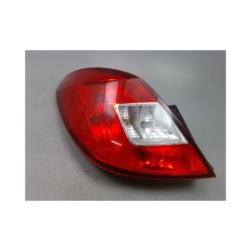 FEU ARRIERE GAUCHE  OPEL CORSA IV Phase 2 (D) 2011-2015