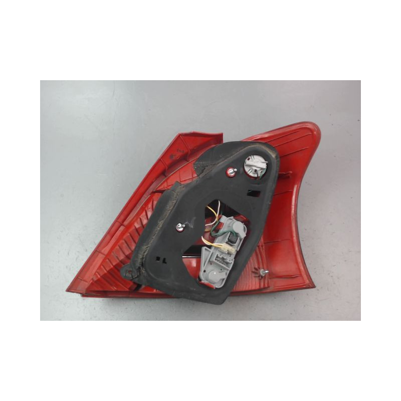 FEU ARRIERE GAUCHE  TOYOTA YARIS II Phase 1 2005-2009