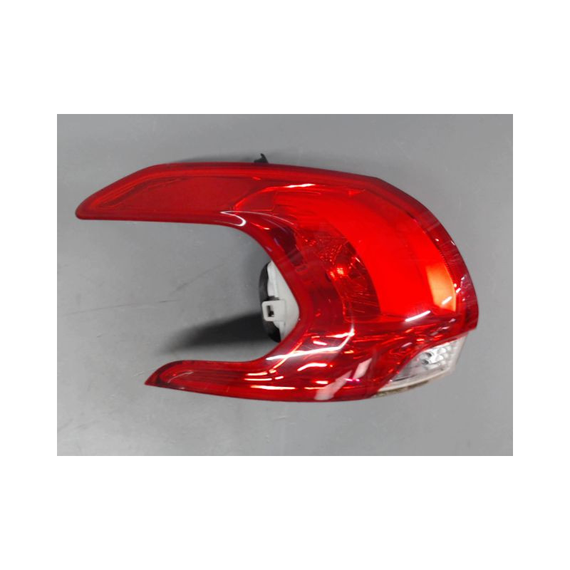 FEU ARRIERE GAUCHE  PEUGEOT 2008