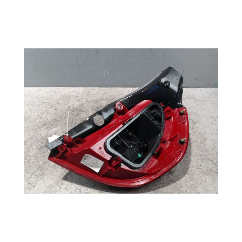 FEU ARRIERE GAUCHE  RENAULT CLIO III 2009-