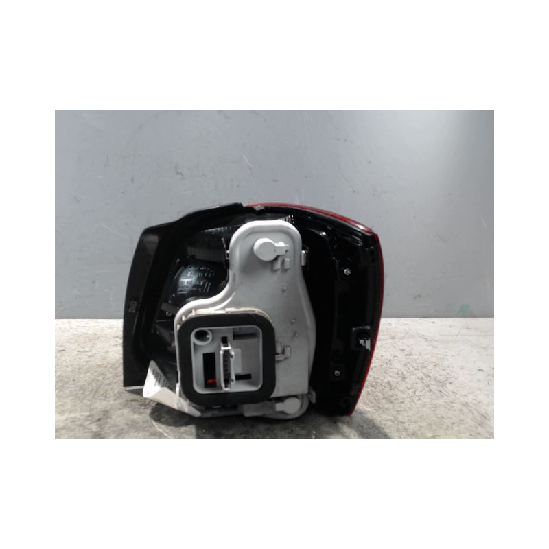 FEU ARRIERE GAUCHE  VOLKSWAGEN POLO 2009-