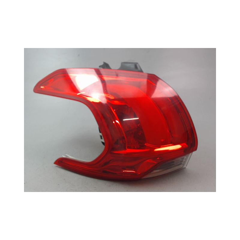 FEU ARRIERE GAUCHE  PEUGEOT 2008 Phase 1 2013-...