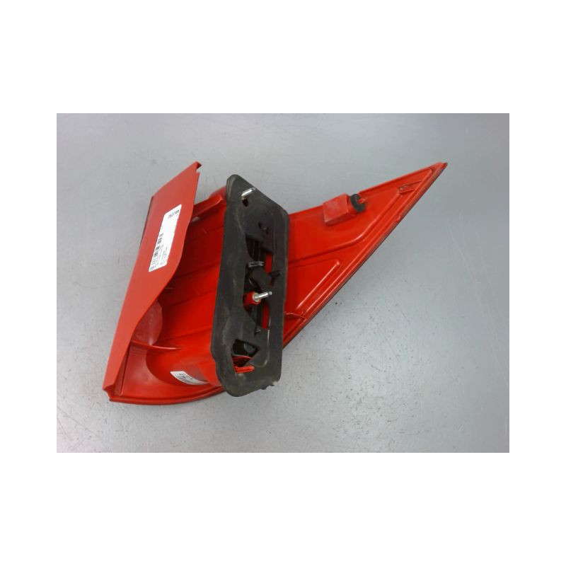 FEU ARRIERE GAUCHE  PEUGEOT 1007 2005-2010