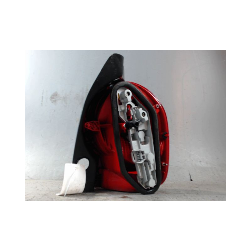 FEU ARRIERE GAUCHE  RENAULT MODUS