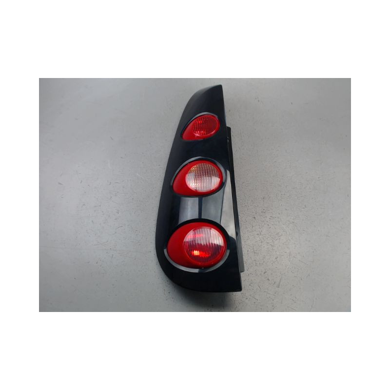 FEU ARRIERE GAUCHE  SMART FORFOUR