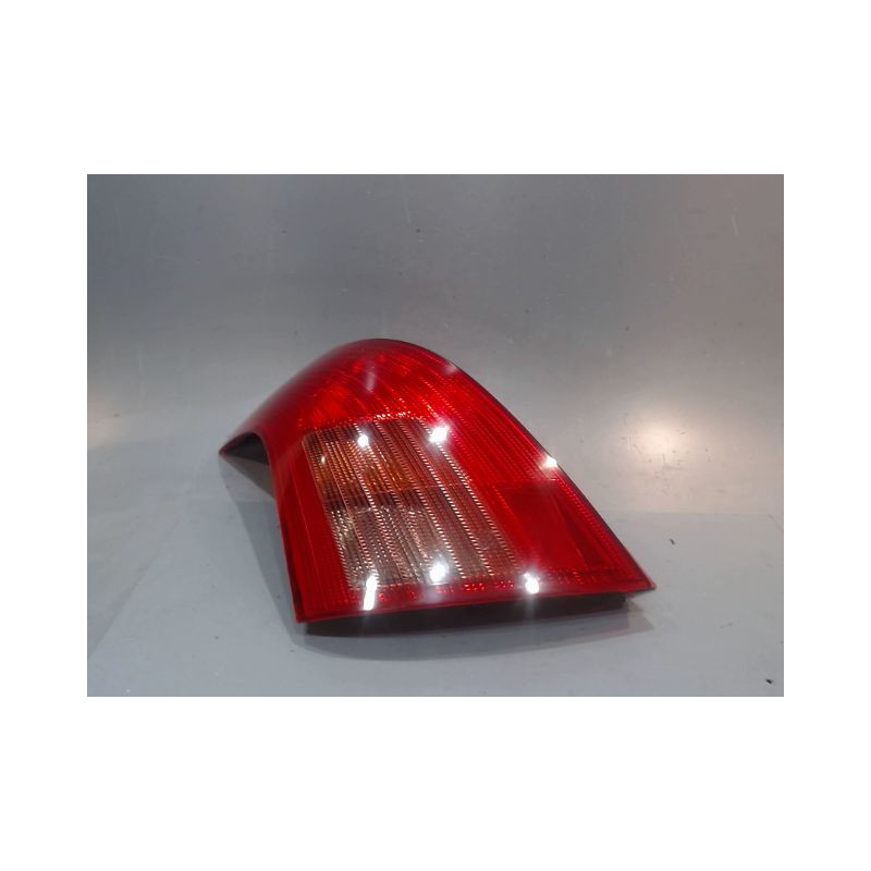 FEU ARRIERE GAUCHE  SUZUKI SWIFT