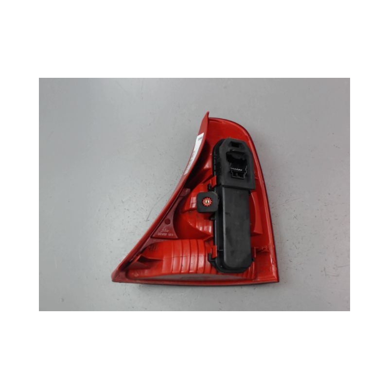 FEU ARRIERE GAUCHE  RENAULT CLIO III Phase 1 2005-2009