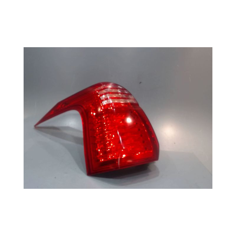 FEU ARRIERE GAUCHE  PEUGEOT 5008