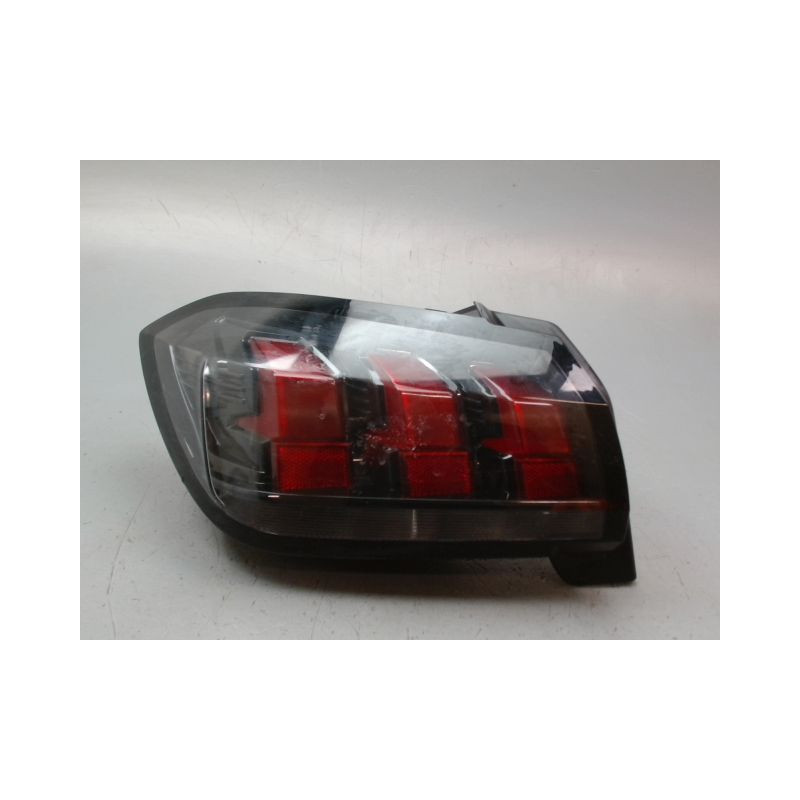 FEU ARRIERE GAUCHE  PEUGEOT 208
